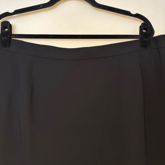 NWT Women’s Black Kasper Stretch Crepe Skirt Size 26W - Picture 4 of 9